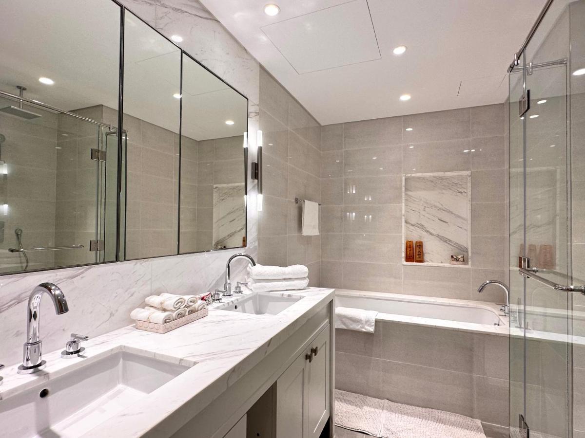 Opera Grand By Luxstay Homes *