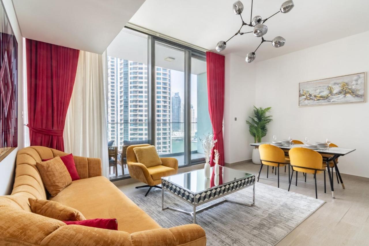 Vivid 2-bedroom Marina View Apartemen