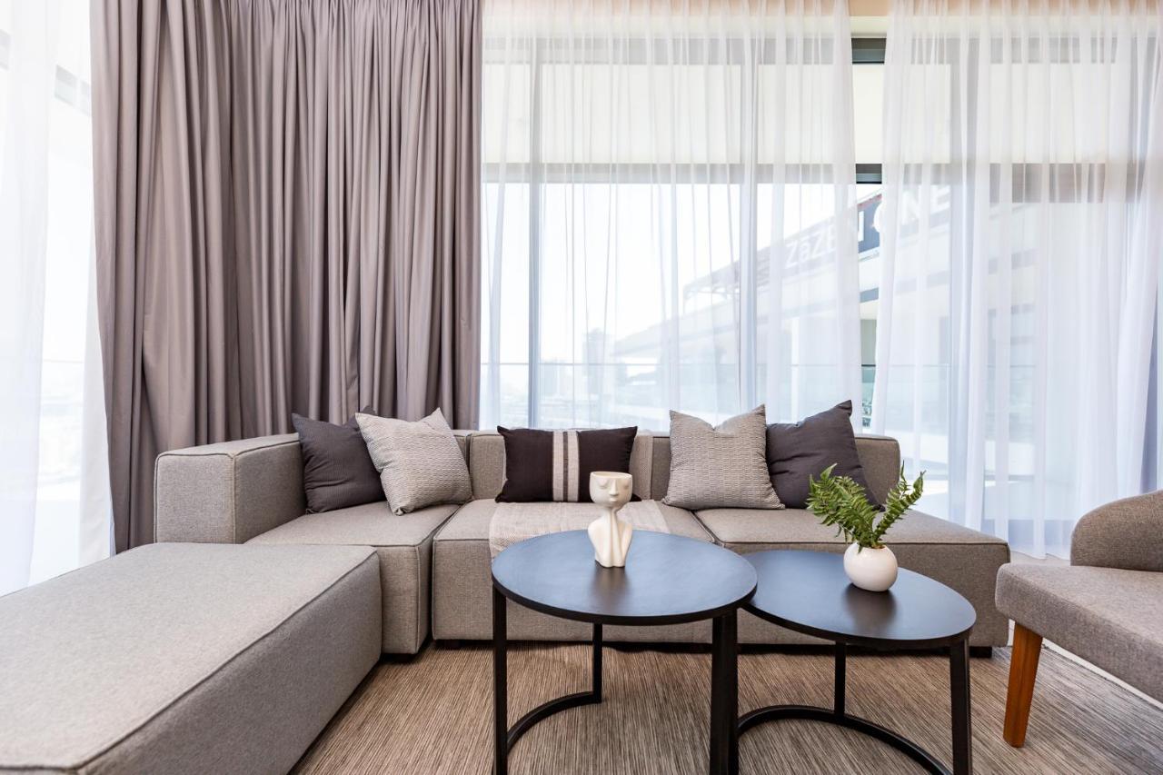 Apartemen Amazing Deal! Stunning 3br With Huge Terrace - Jvt