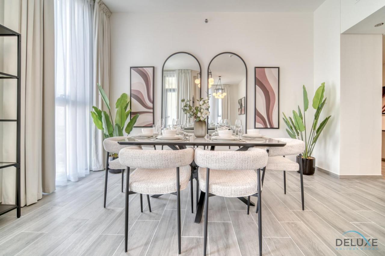 Suave 2br With Assistant At Mesk 1 Midtown Production By Deluxe Homes