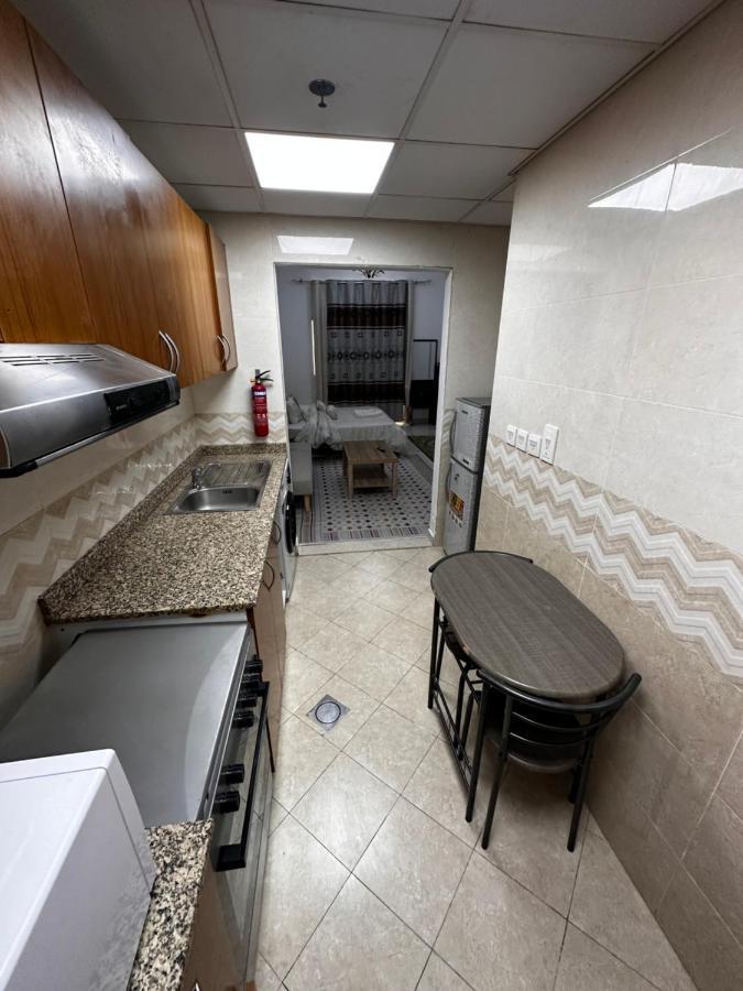 Apartamento Cute And Small Partitions For Girls In Dubai- Female Guests Only فتيات فقط *