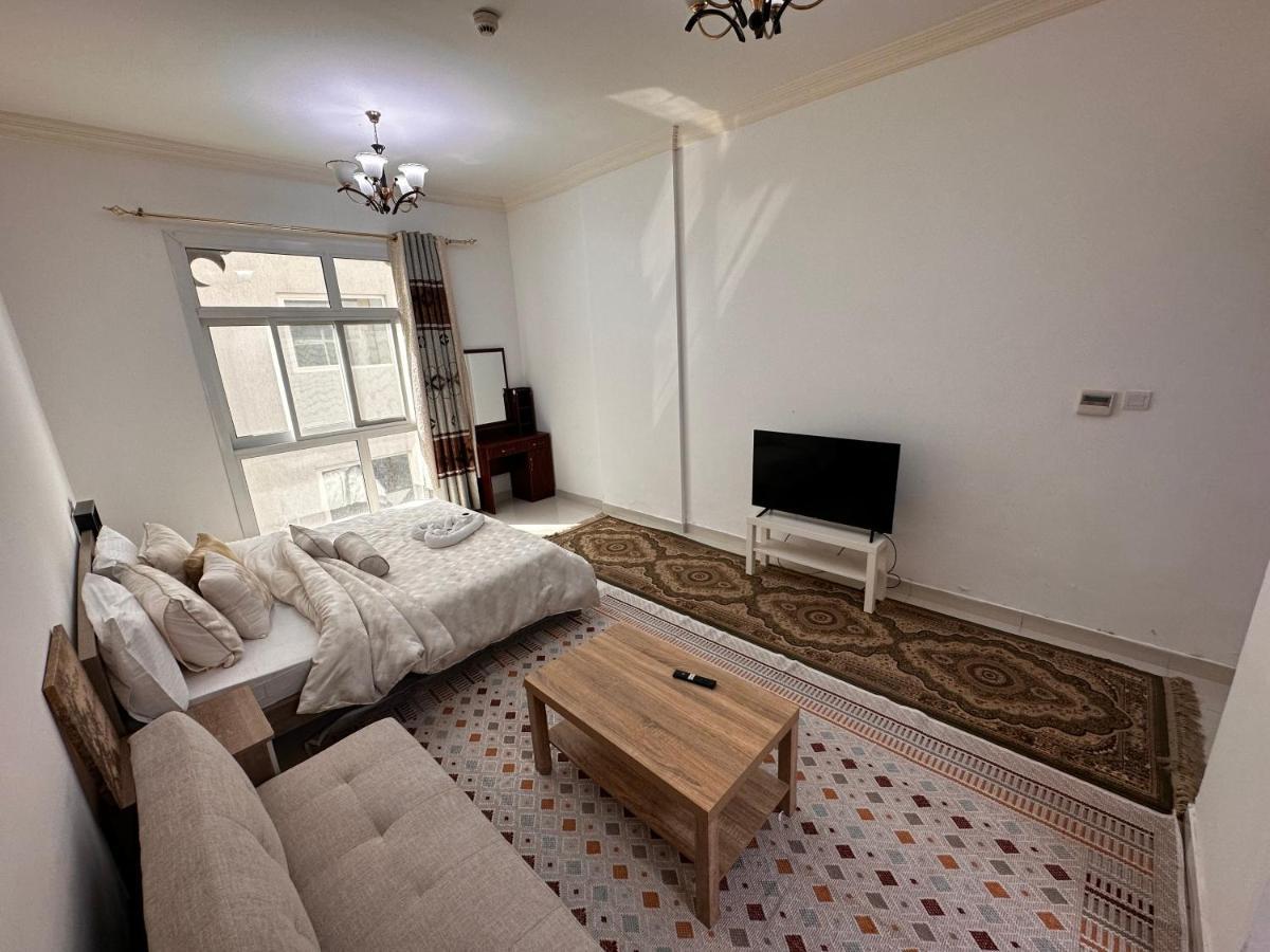 Apartamento Cute And Small Partitions For Girls In Dubai- Female Guests Only فتيات فقط *