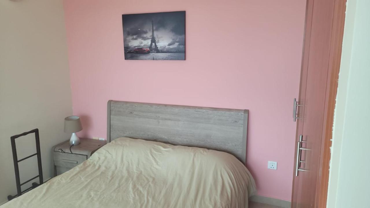 Apartment Cozy 2bhk Near To Dmcc Metro Station -505 Dubai