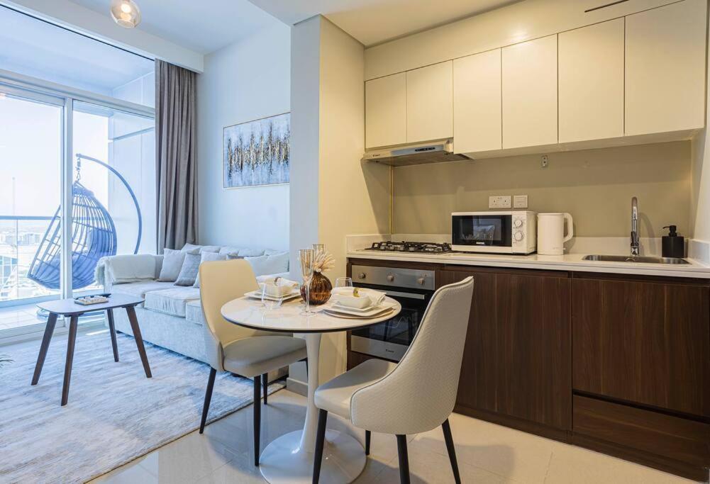 Appartement Axinite - Brand New! Warm Cozy 1 Bed High Floor Downtown Canal View Dubaï
