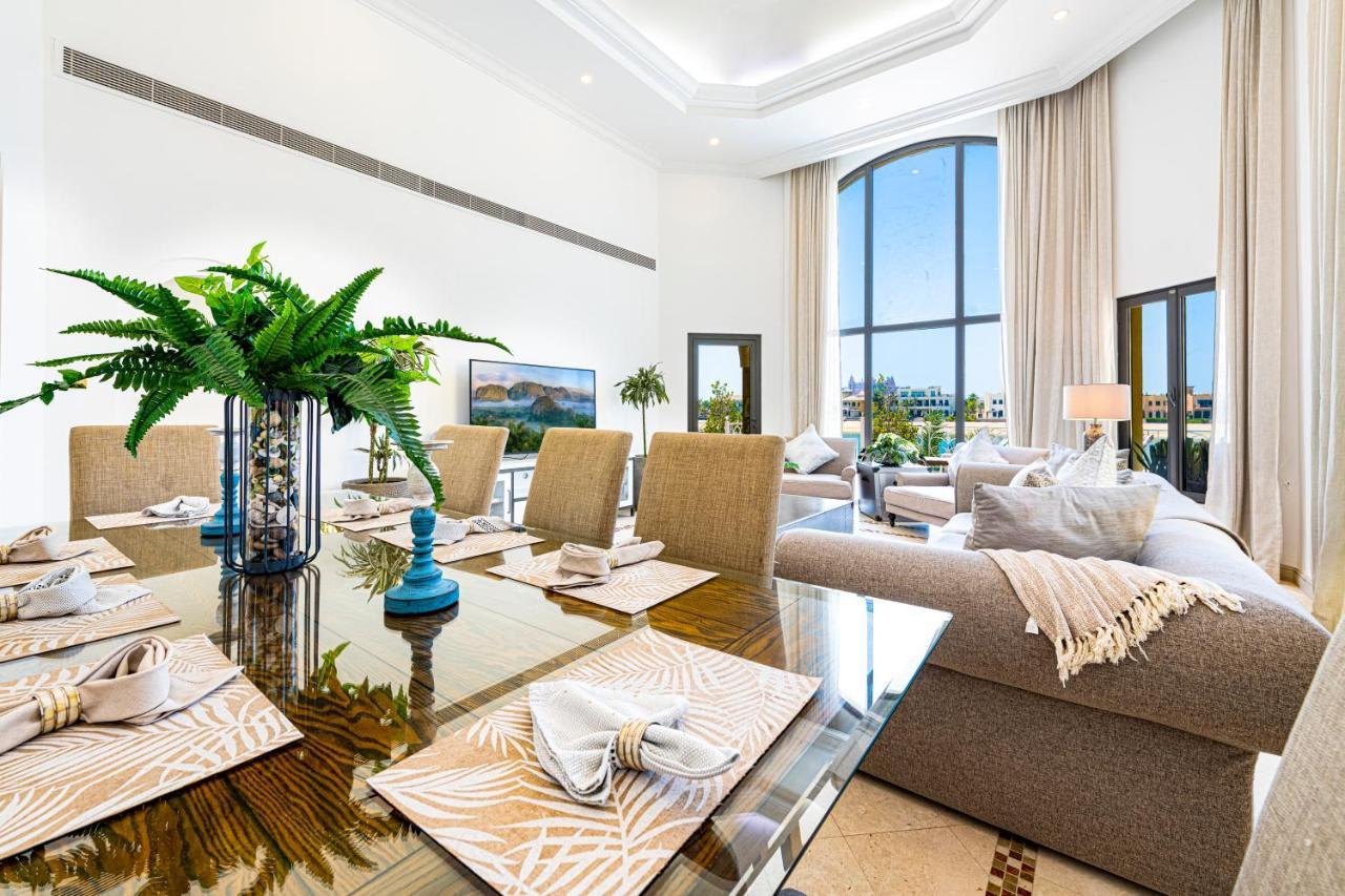Palm Jumeirah Beachfront Private Pool 5 Bedroom & 1 Maids With Access To * Dubai