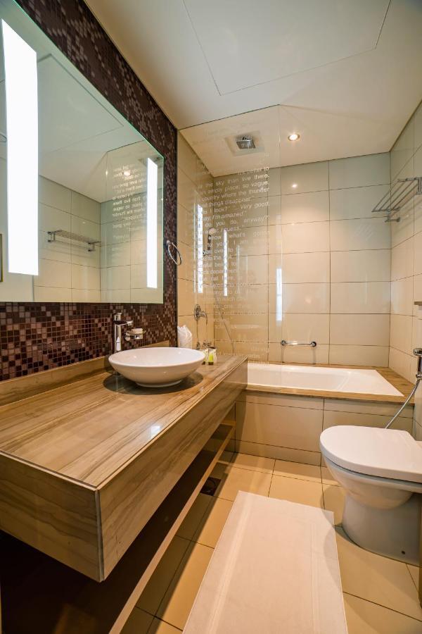 2 Br In Damac Paramount *