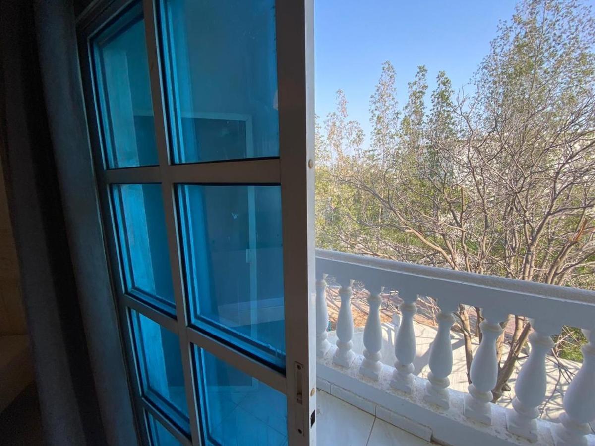 Comfortable Private In Compound Housing Maison d'hôtes Dubaï