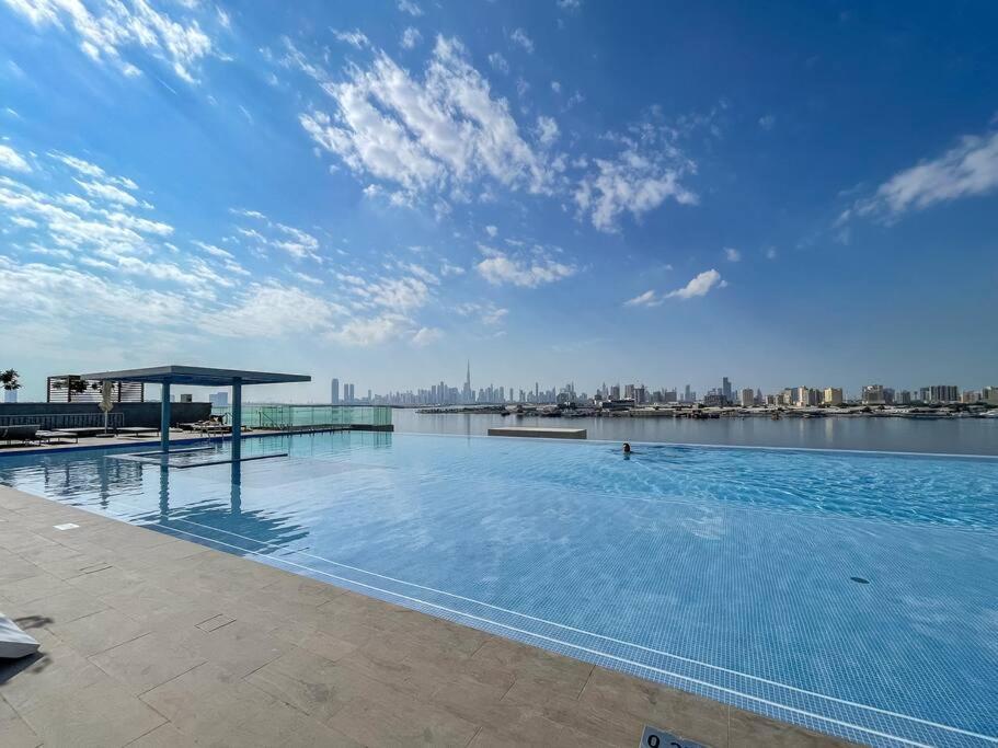 Vogue Waterfront Living - The Grand Creek Harbour Apartament