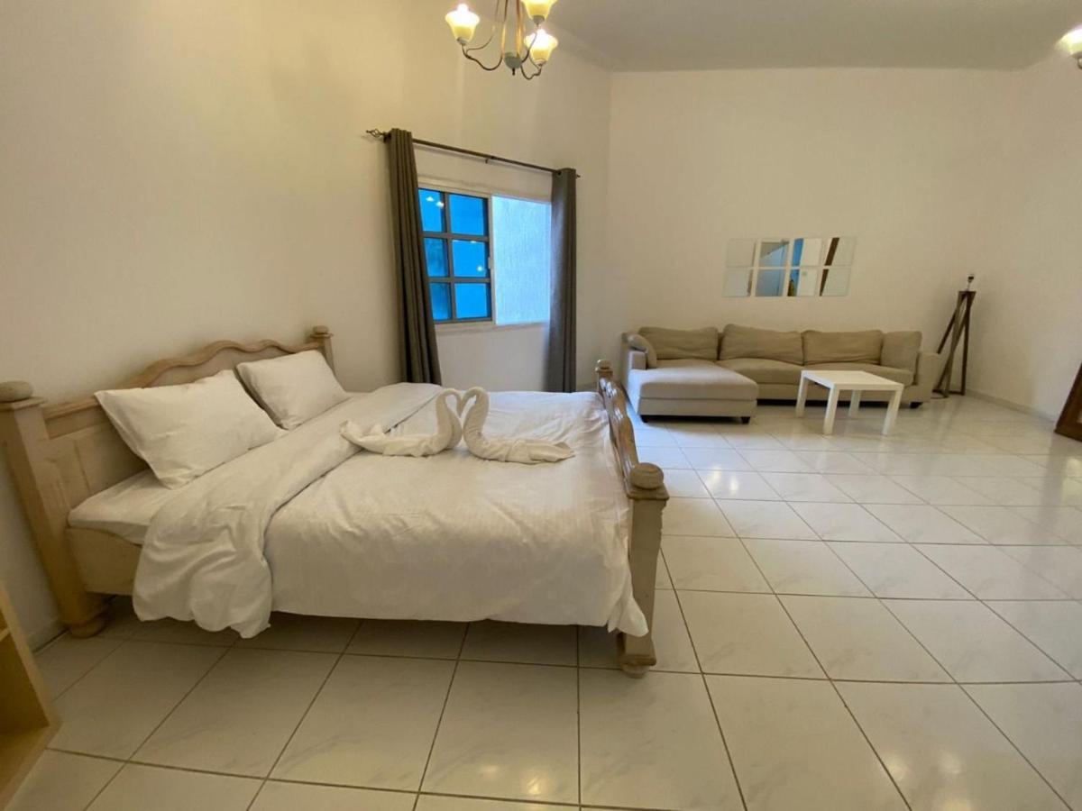 Comfortable Private In Compound Housing * Dubái