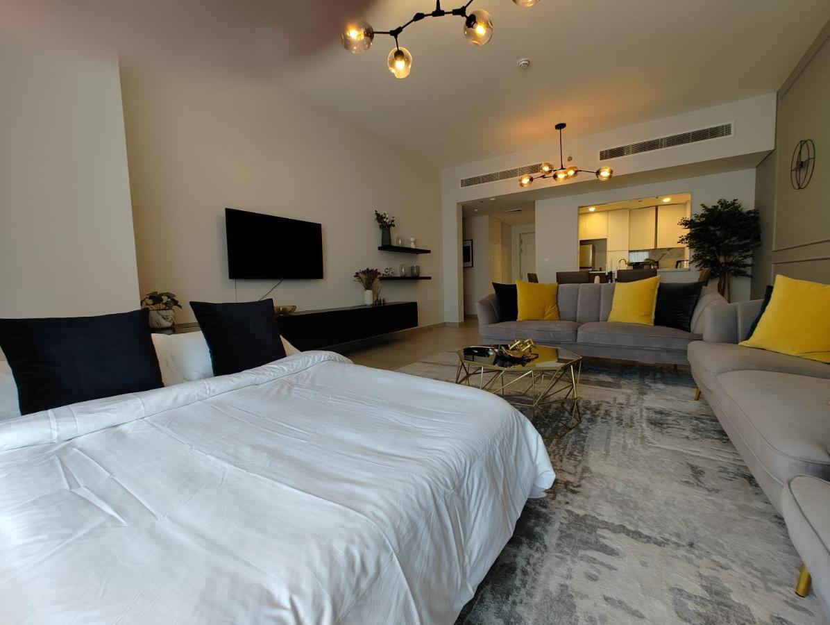 Ultimate / Next To Burj Al Arab / Upscale Luxury / Amazing Pool With A View / Perfect / Madinat Jumeirah / 2 Bdr