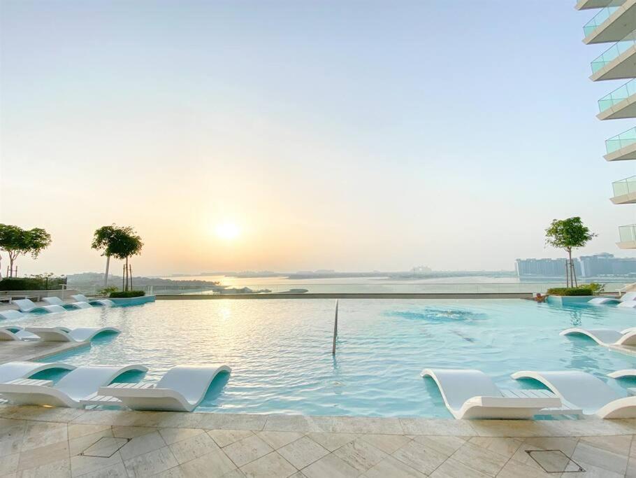 Trophy 2bdr Sandy Shores Retreat With Panoramic Sea View & Private Access Apartamento Dubái