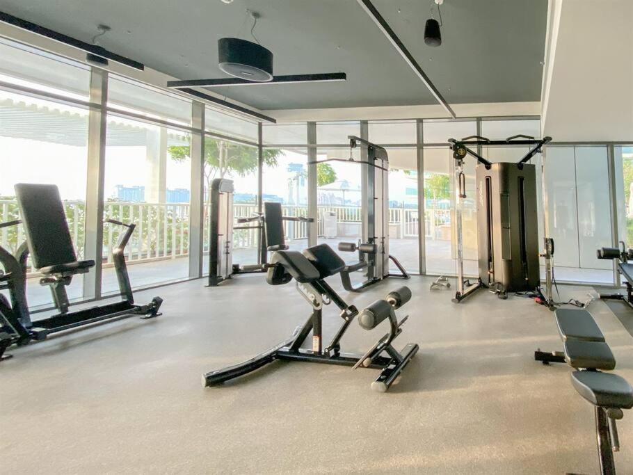 Trophy 2bdr Sandy Shores Retreat With Panoramic Sea View & Private Access Dubái