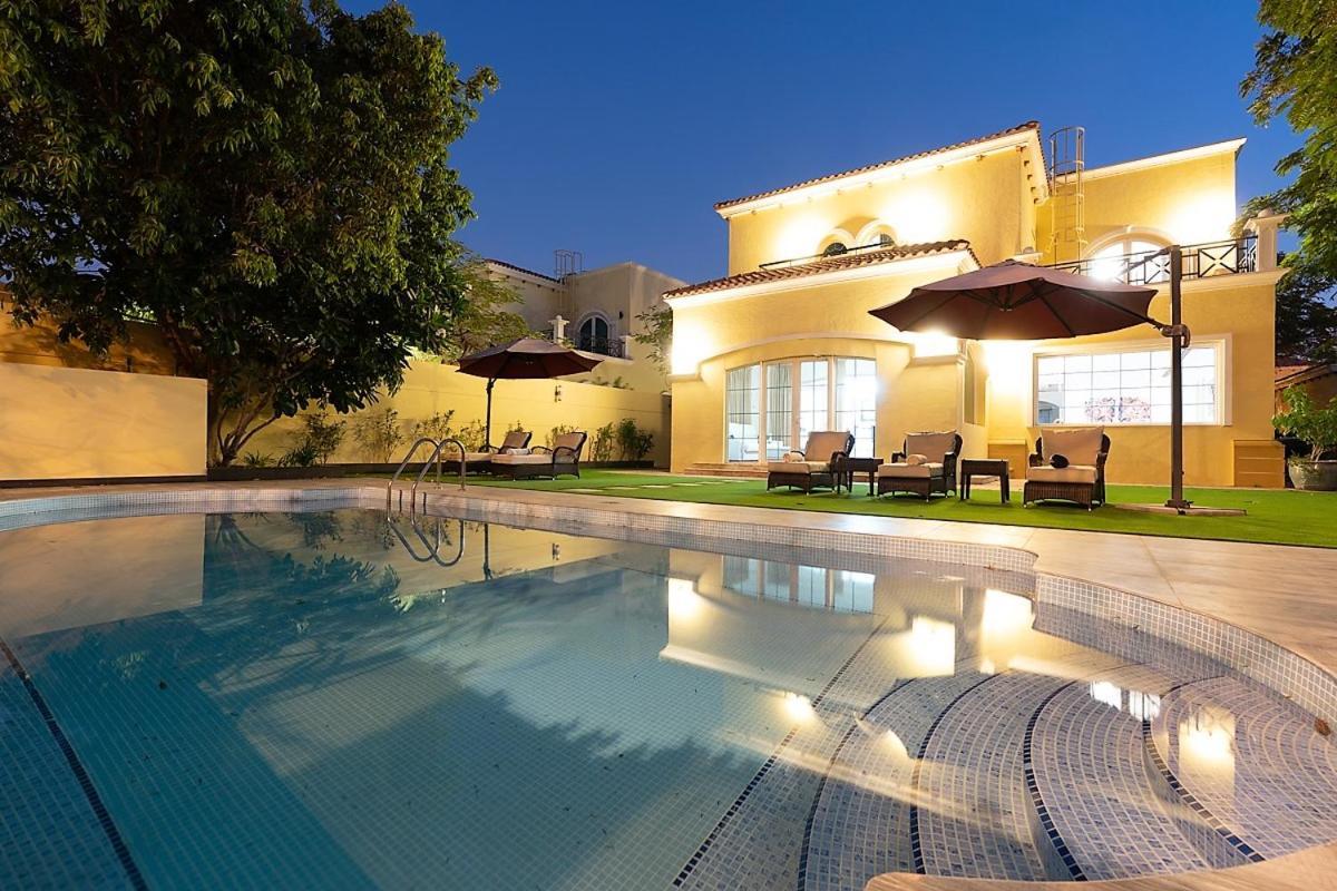Appartement 6 Plus 1 Bdr Jumeirah Park With Amz Climatized Huge Private Pool - 5 Min From Jbr Beach *