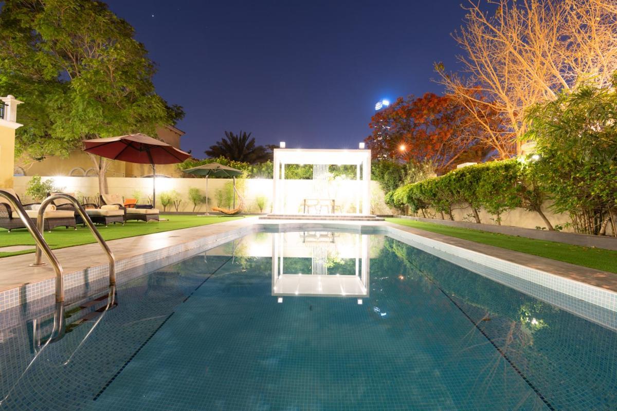 Appartement 6 Plus 1 Bdr Jumeirah Park With Amz Climatized Huge Private Pool - 5 Min From Jbr Beach