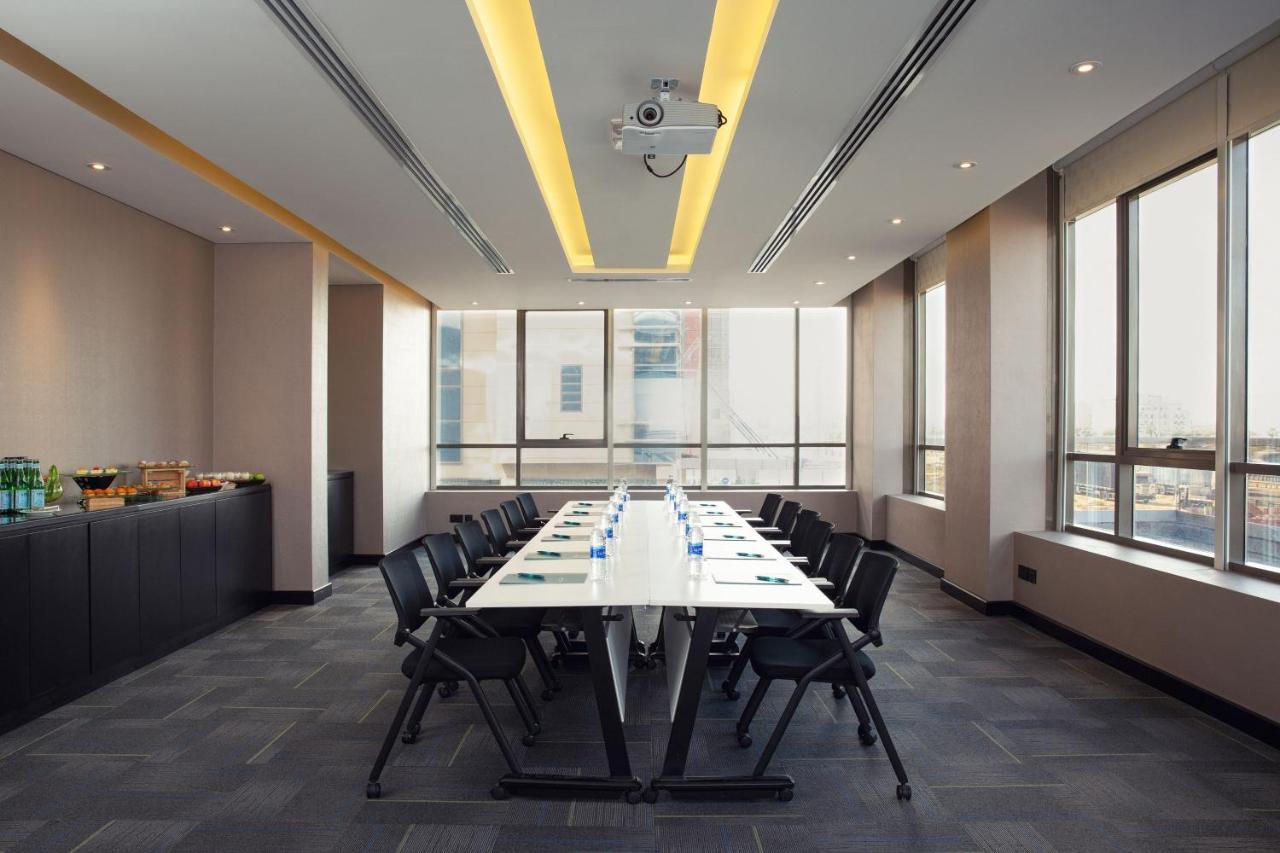 Hotel Four Points By Sheraton Production City,