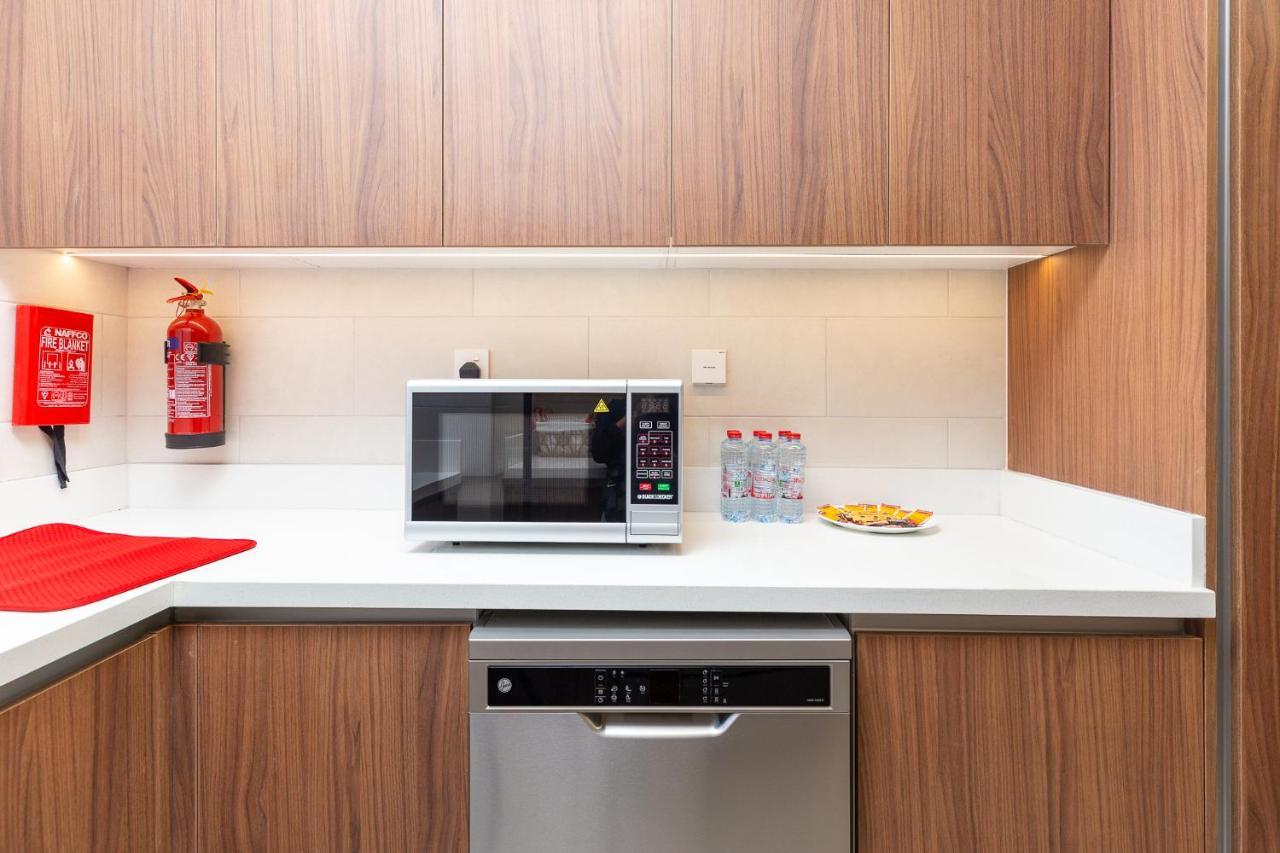 Apartemen Amazing Deal! Stunning 3br With Huge Terrace - Jvt *