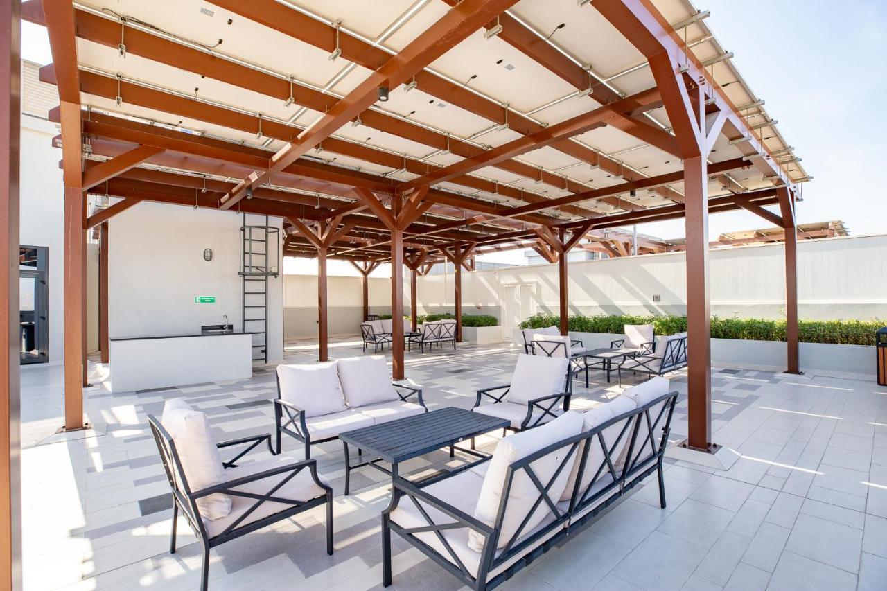 Amazing Deal! Stunning 3br With Huge Terrace - Jvt Apartemen *