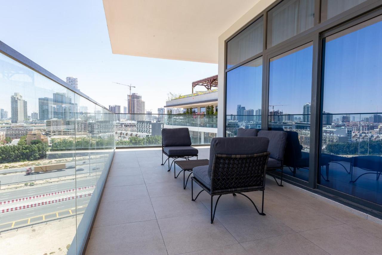 Apartemen Amazing Deal! Stunning 3br With Huge Terrace - Jvt *