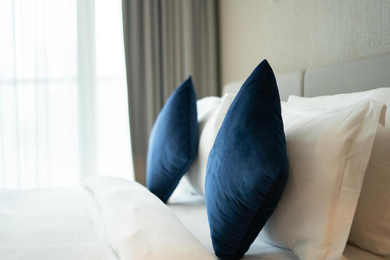 Aliving Stylish With Partial Burj & Canal Views- Prive , Business Bay 713 Appartement *