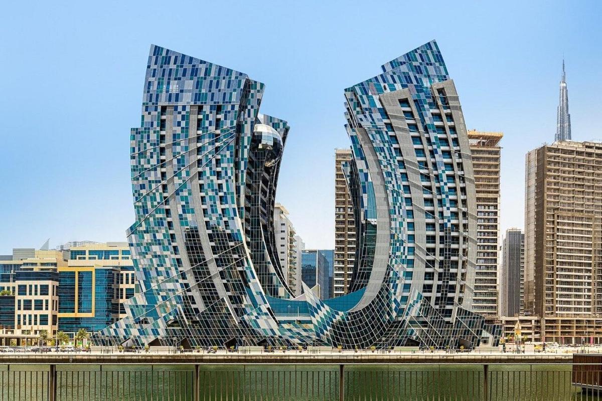 J One Tower Luxury From Estate * Dubai