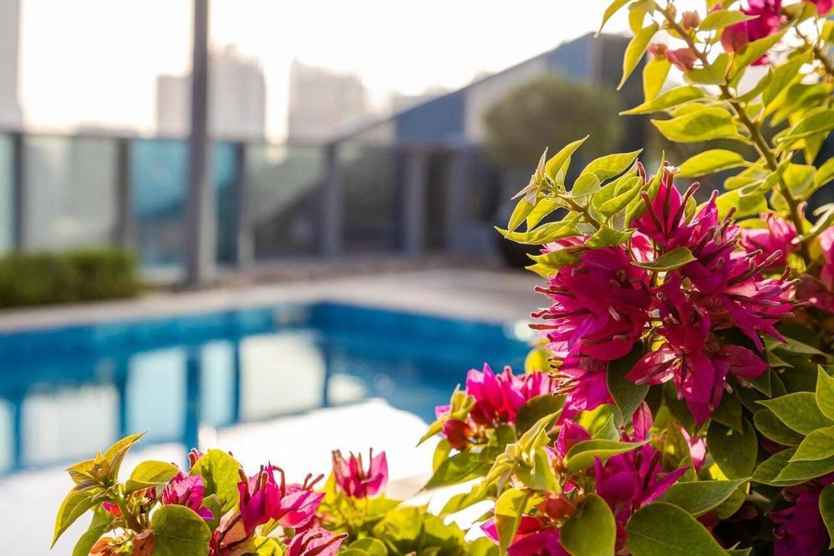 J One Tower Luxury From Estate * Dubai