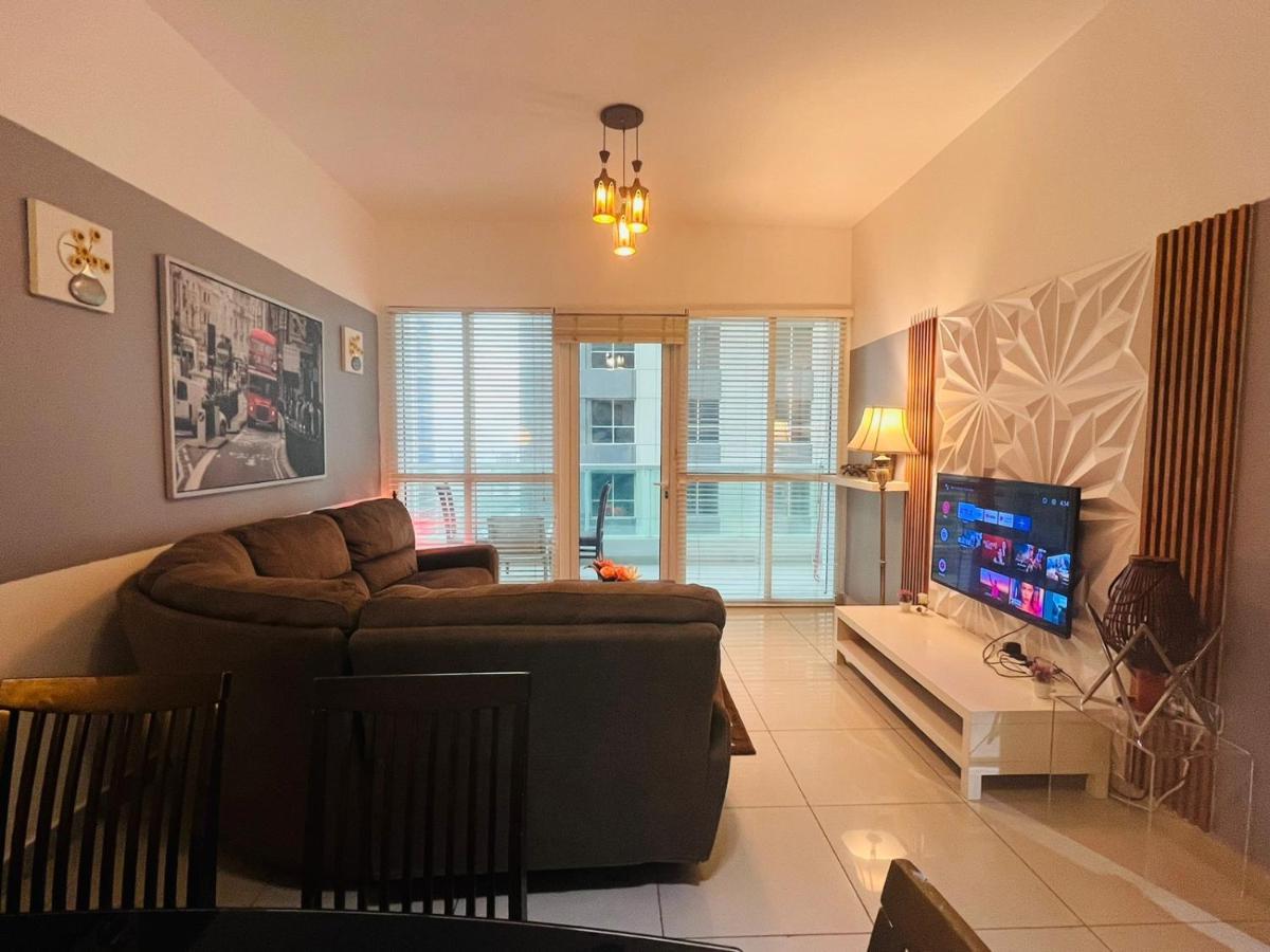 Apartamento Entire Private Self Catered Marina Dubái