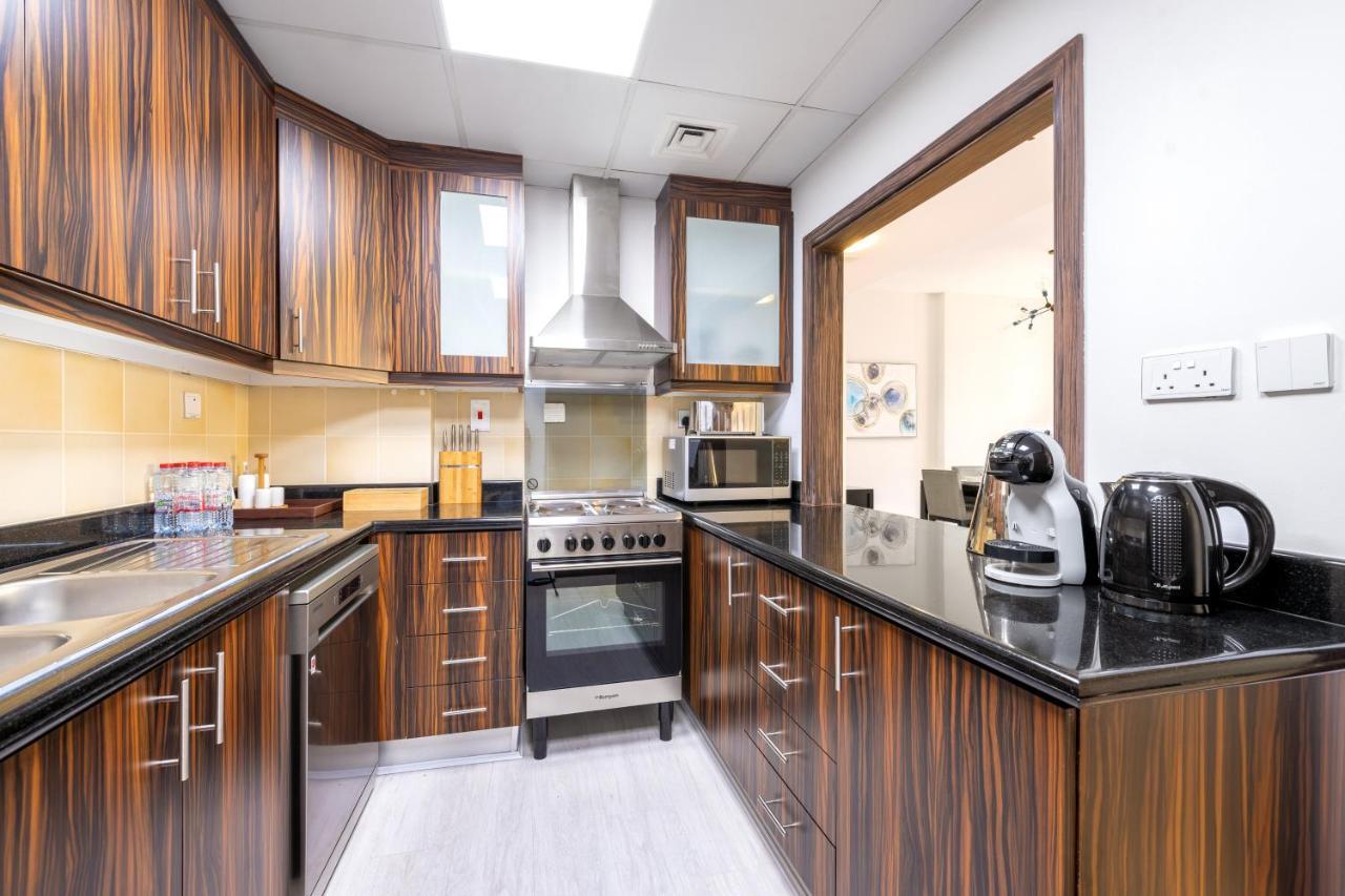 Luxury Jbr Shams - Marina View - Free 5 Star Access! Apartemen