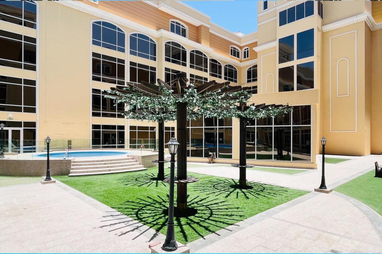 Spacious Studio In Astoria Jvc - Livbnb * Dubai