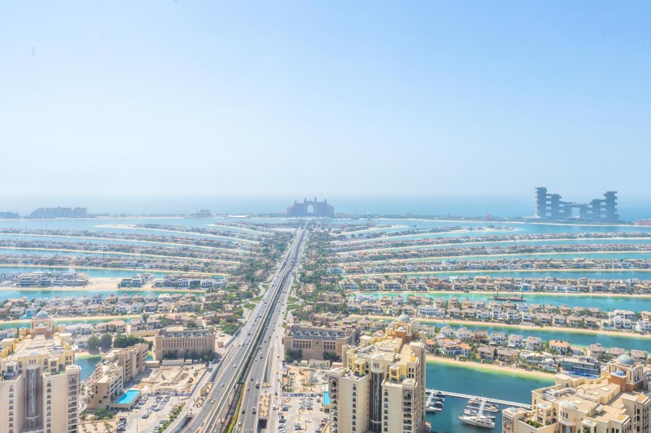 Ultra Luxury Palm Tower With Shared Facilities Dubái