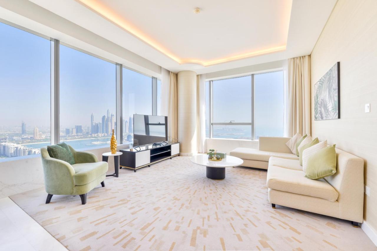 Ultra Luxury Palm Tower With Shared Facilities Dubái