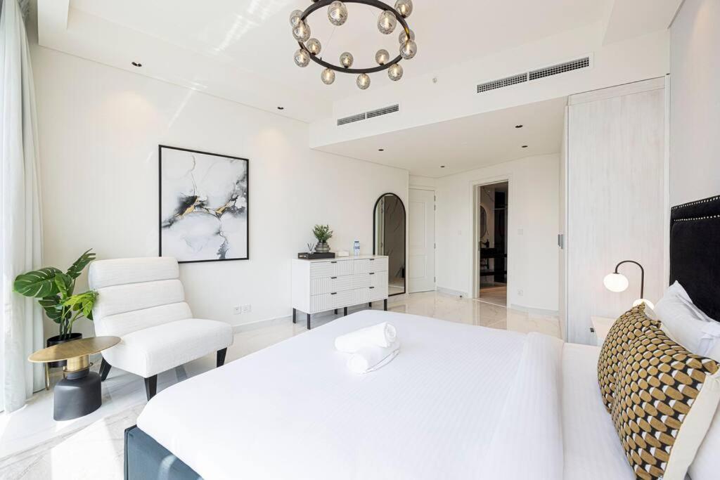 Magnificent - Luxurious 3 Bedroom With Marina View * Dubai