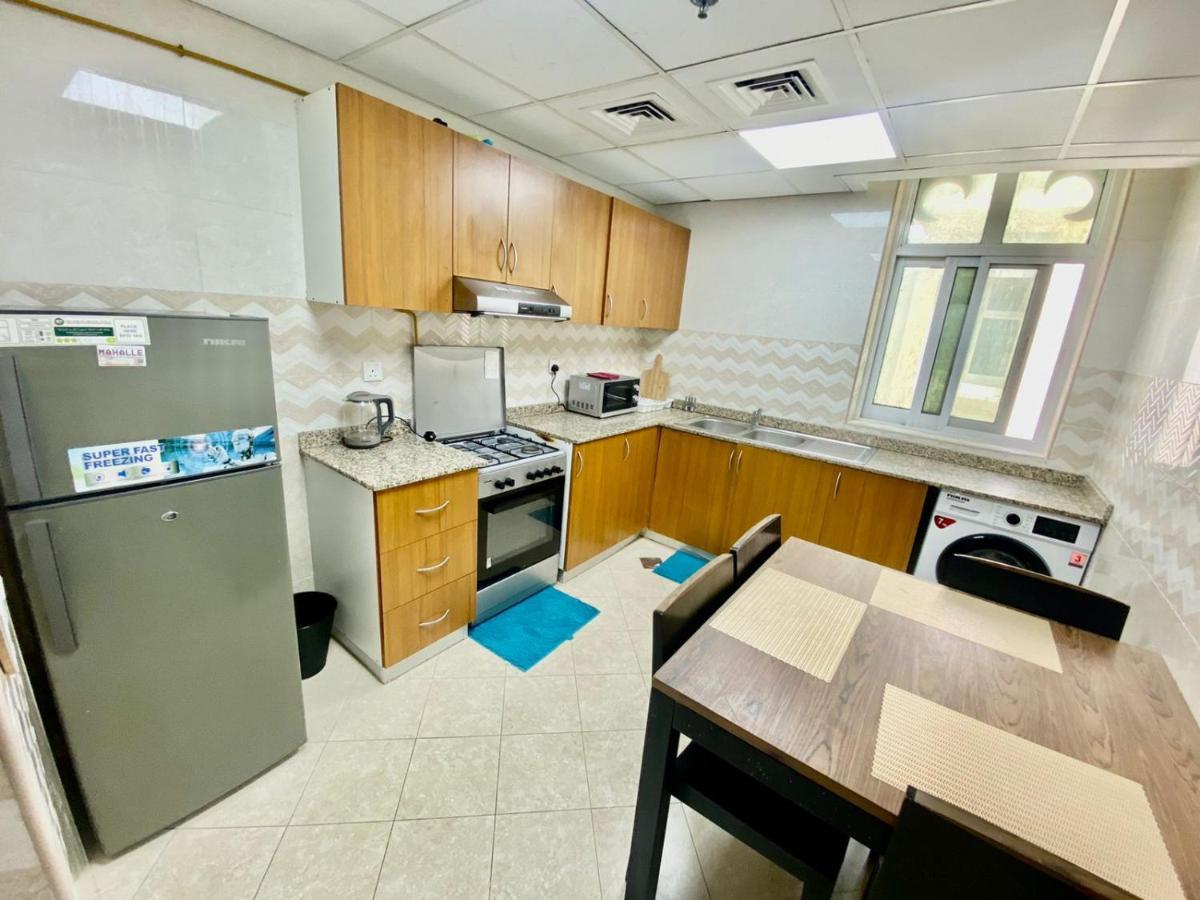 Cute And Small Partitions For Girls In Dubai- Female Guests Only فتيات فقط Apartamento *