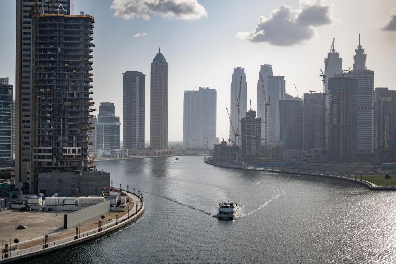Aliving Stylish With Partial Burj & Canal Views- Prive , Business Bay 713 Appartement *