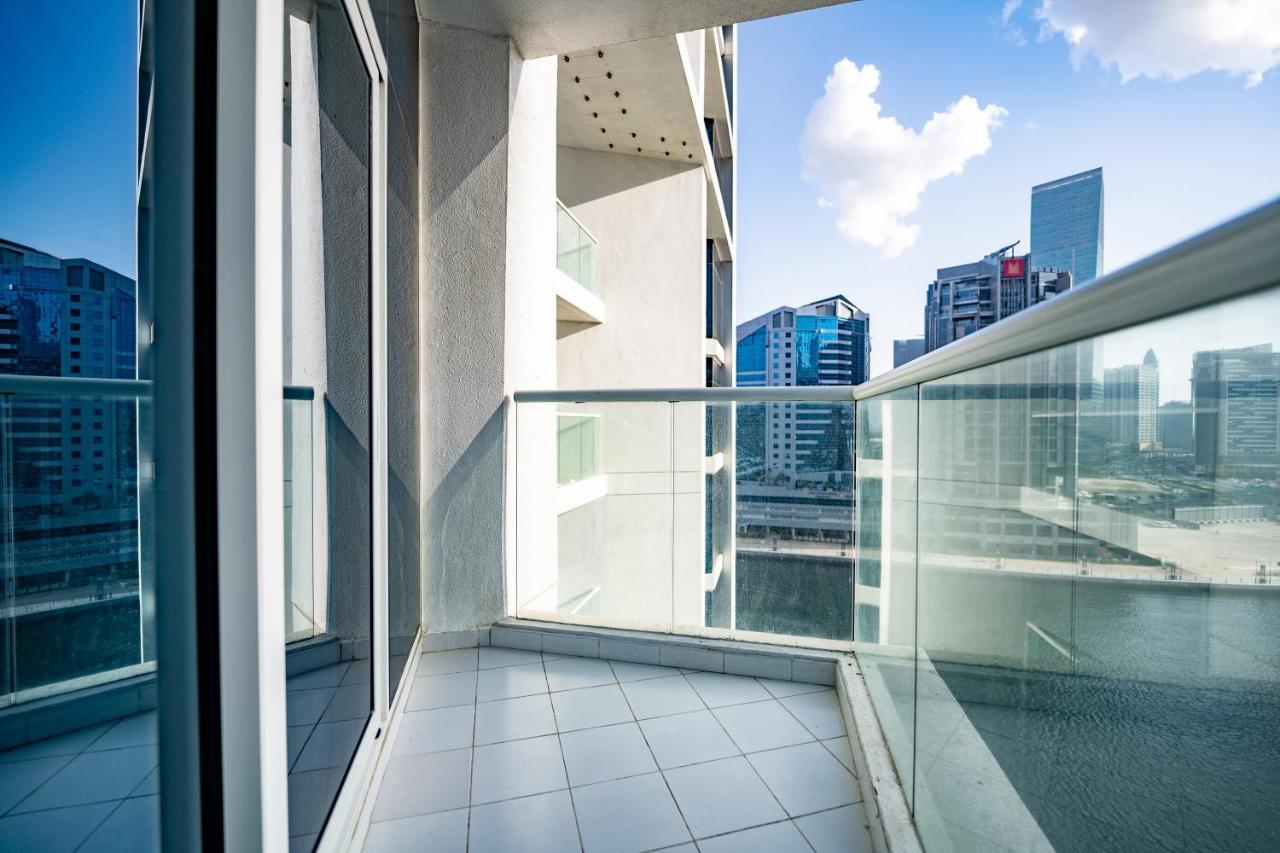 Aliving Stylish With Partial Burj & Canal Views- Prive , Business Bay 713 Appartement