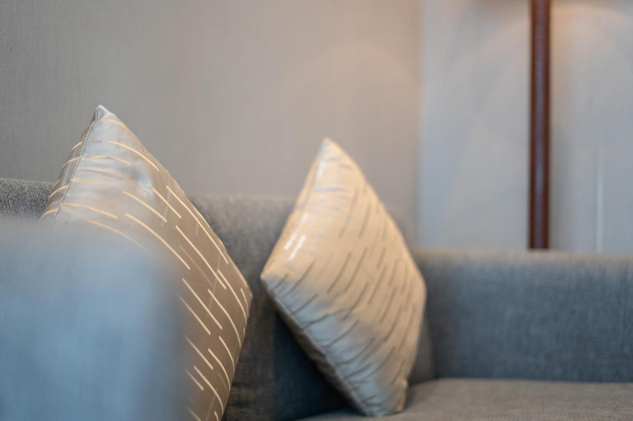Aliving Stylish With Partial Burj & Canal Views- Prive , Business Bay 713 Appartement *