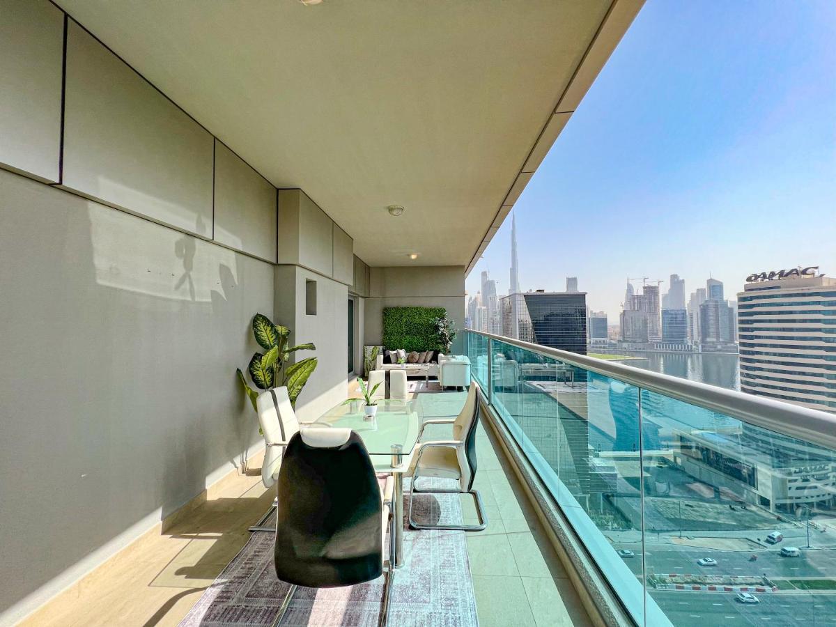 Apartamento 2 Bedroom Burj Khalifa View With Large Private Terrace