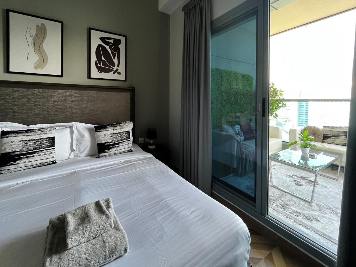 Apartamento 2 Bedroom Burj Khalifa View With Large Private Terrace *