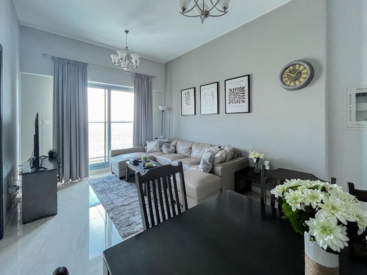 2 Bedroom Burj Khalifa View With Large Private Terrace * Dubái