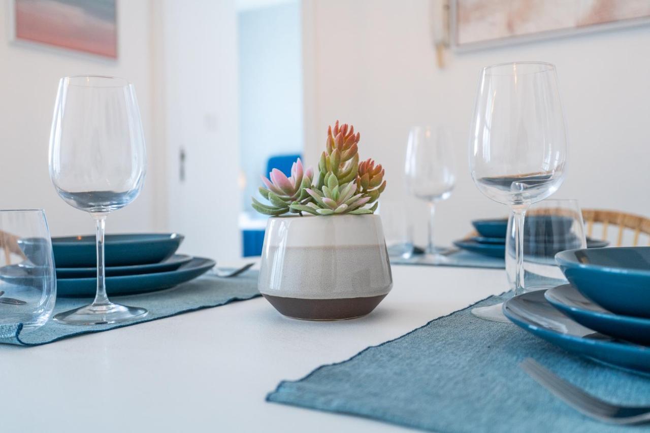 Seaside Serenity Stylish Marine-themed Apartemen Dubai