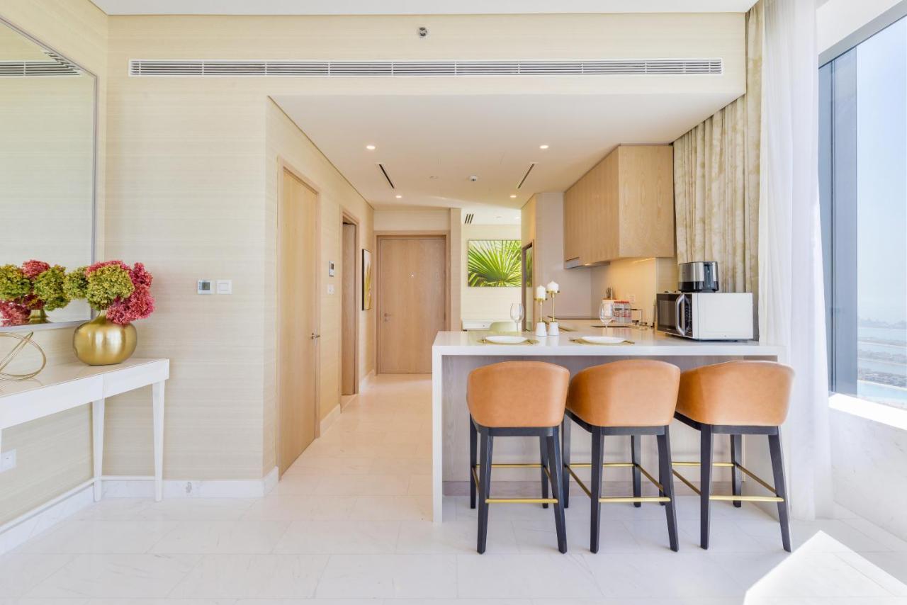 Ultra Luxury Palm Tower With Shared Facilities Dubái