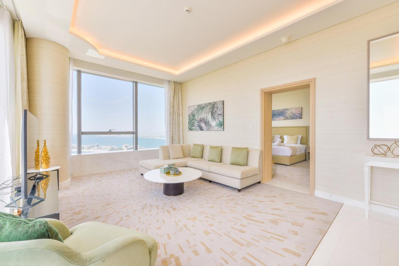 Ultra Luxury Palm Tower With Shared Facilities Dubái