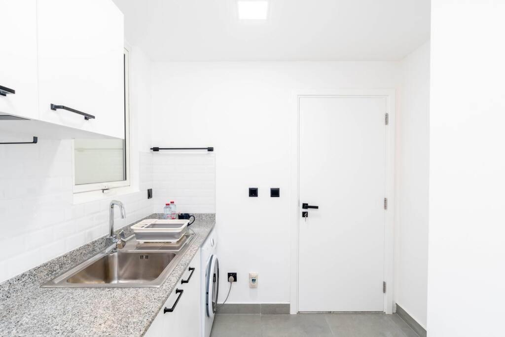 1bdr - Al Quoz - Al Khail Height Appartement *