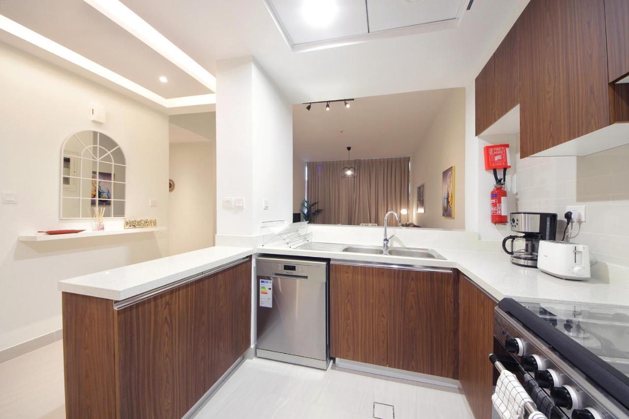 Luxury Staycation - Park Gate Residences Tower B