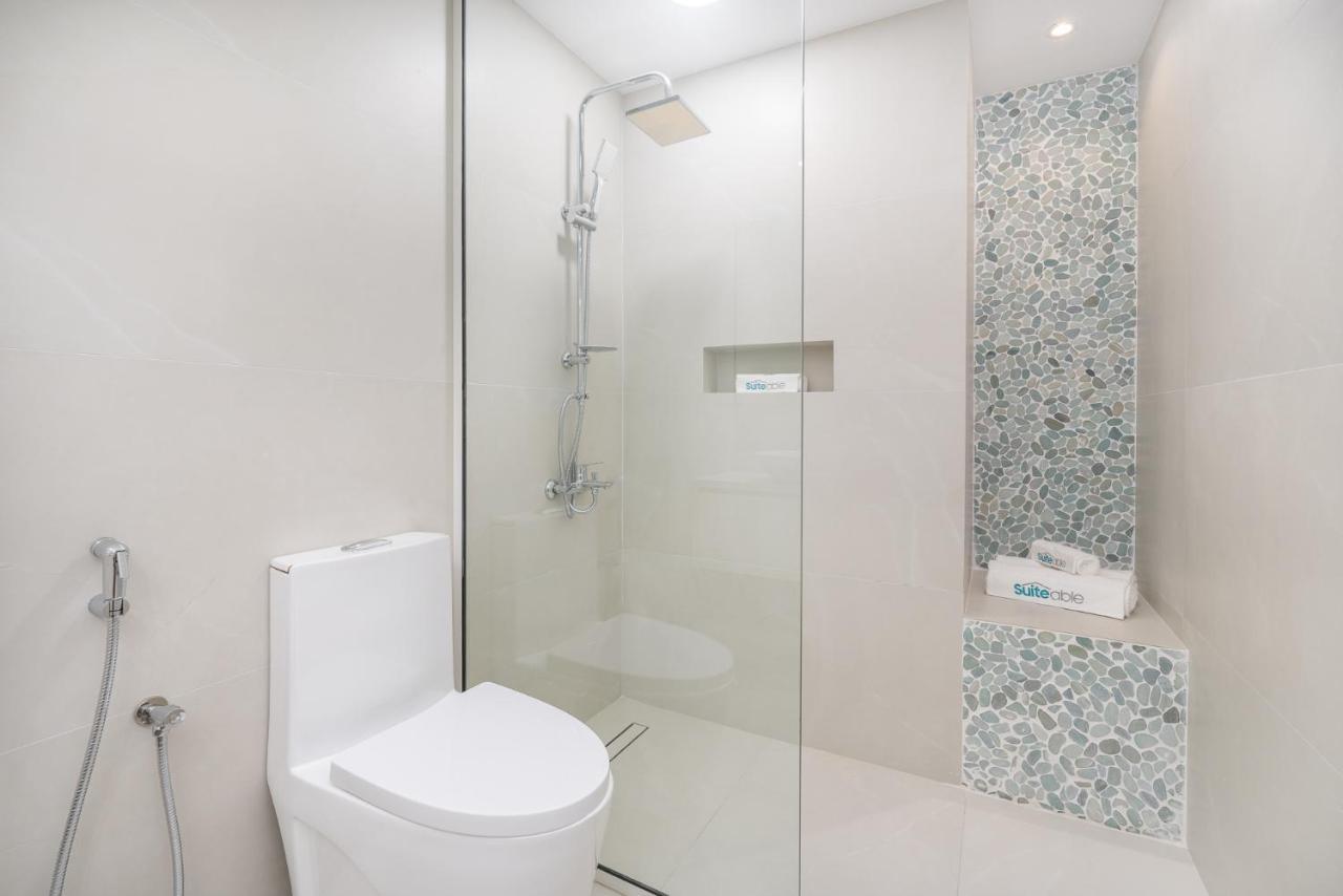 Seaside Serenity Stylish Marine-themed Appartement