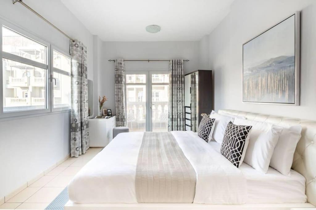 Contemporary 2br W/ Maid's At Jvc Appartamento Dubai