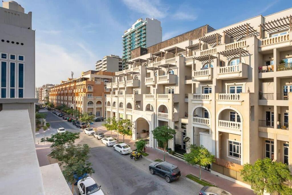 Appartamento Contemporary 2br W/ Maid's At Jvc Dubai