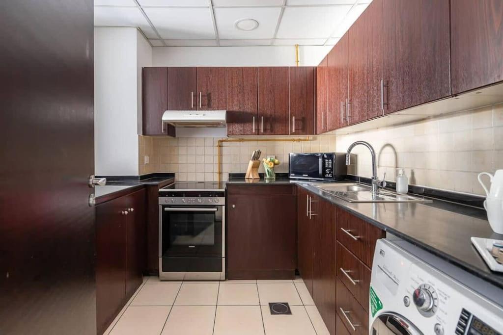 Contemporary 2br W/ Maid's At Jvc Appartamento *