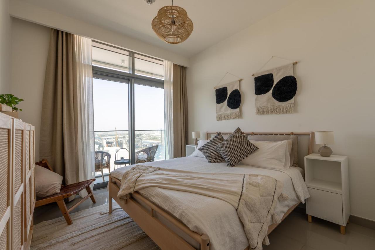 Elegant 3br With Private Beach Access Apartemen Dubai