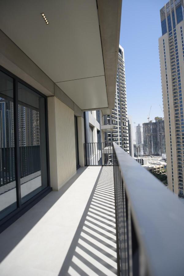 Apartamento 2 Bhk Familly - Creek Horizon Tower 2 *