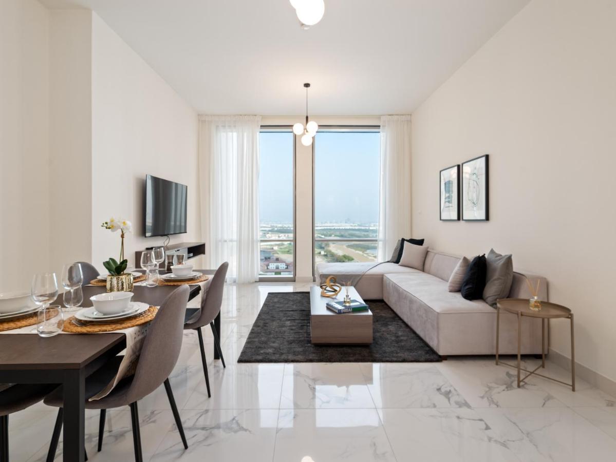 Modern With Partial Canal And Pool View Dubaï